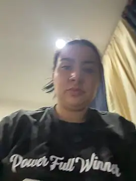 Abril Luv online show from February 2, 1:15 am