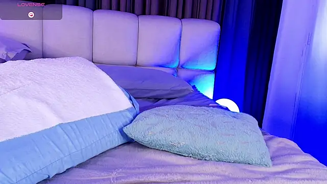 sweetieluna01 online show from April 18, 7:58 pm