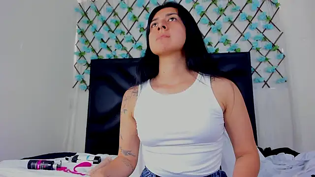 EmmaWilliamss online show from May 12, 2:13 pm