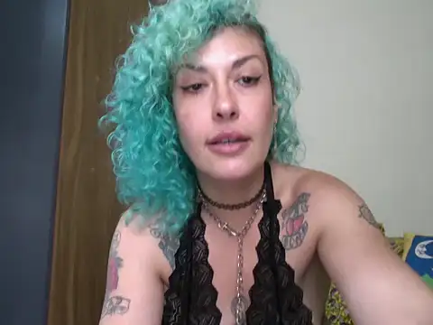 MariLouM online show from March 3, 5:30 pm