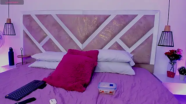 ZiaCalifa online show from April 15, 12:17 pm