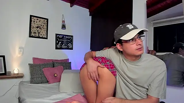 charlottte queen online show from February 4, 1:41 am