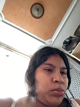 moncerrat luna online show from November 5, 9:09 pm