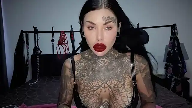 claudiacvc95 online show from March 18, 6:40 am