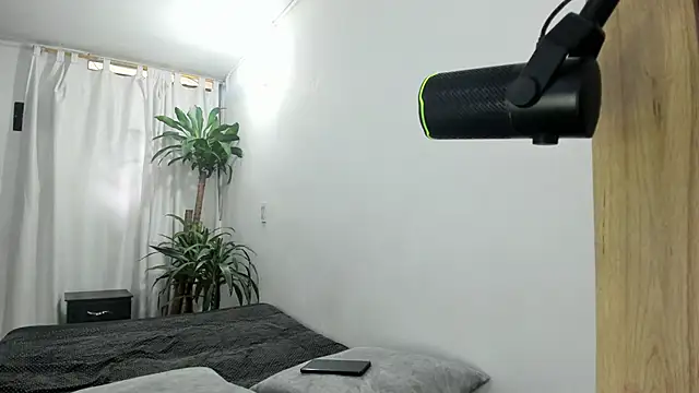 Lia-y-felipe online show from November 30, 8:24 pm