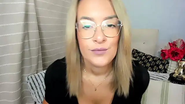 MollyFlowers online show from September 14, 5:27 am