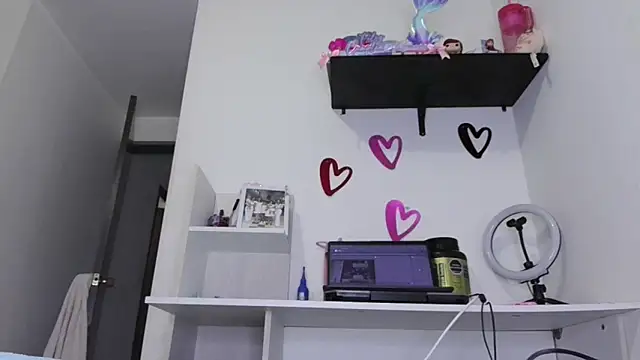 Snapshot of ari_sexy1 chatting on September 25, 1:59 am ari sexy1 online show from September 25, 1:59 am