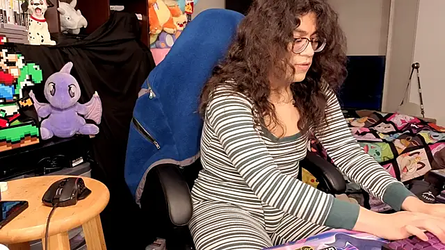 ShinyCherub online show from December 23, 3:10 am