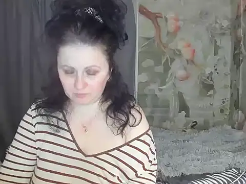 Snapshot of Lillian2 chatting on October 27, 7:19 pm Lillian2 online show from October 27, 7:19 pm