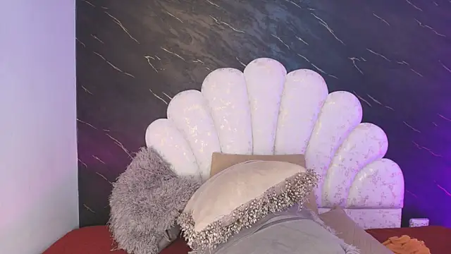  MiaBrown  online show from March 21, 12:10 pm