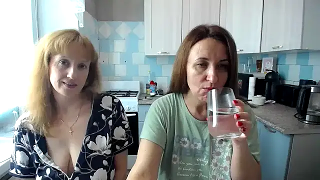 DonnaMagdalena online show from September 10, 7:52 am