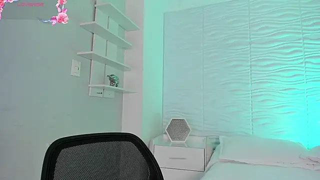 CamileHolmes online show from February 27, 4:56 am