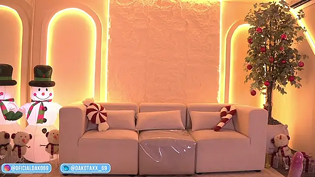 Dakota Lee online show from December 20, 3:32 am