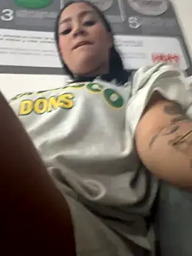 Snapshot of Luisa_Fernandaa chatting on September 24, 1:15 am Luisa Fernandaa online show from September 24, 1:15 am