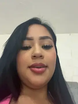 Snapshot of Luisa_Fernandaa chatting on October 15, 12:35 am Luisa Fernandaa online show from October 15, 12:35 am