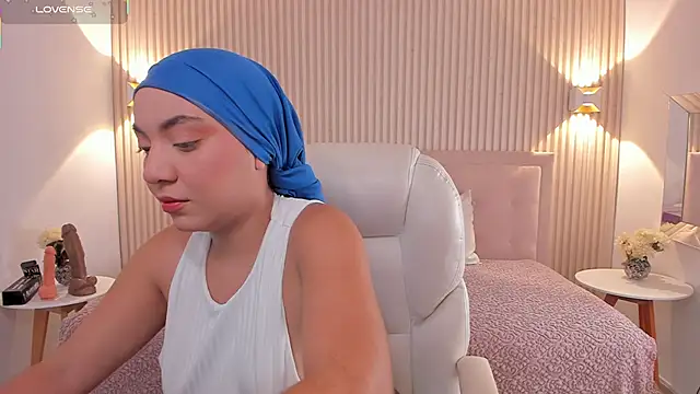 Sooffii 1 online show from December 19, 2:38 am