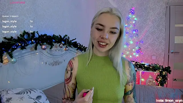 LillyMoure  online show from December 20, 11:31 pm