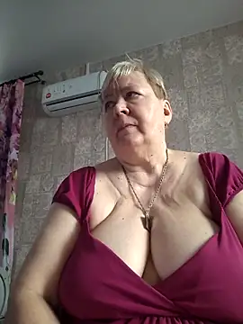 EffectFiona online show from February 3, 3:59 am