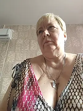 EffectFiona online show from March 17, 11:36 am