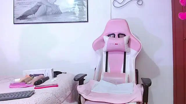 Amelie Rousell online show from April 20, 1:36 pm