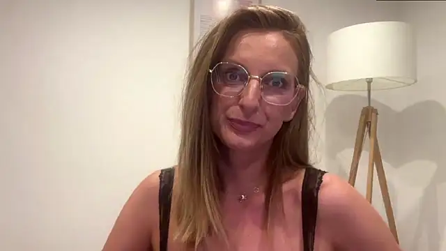 HornyJudith online show from June 10, 6:06 pm