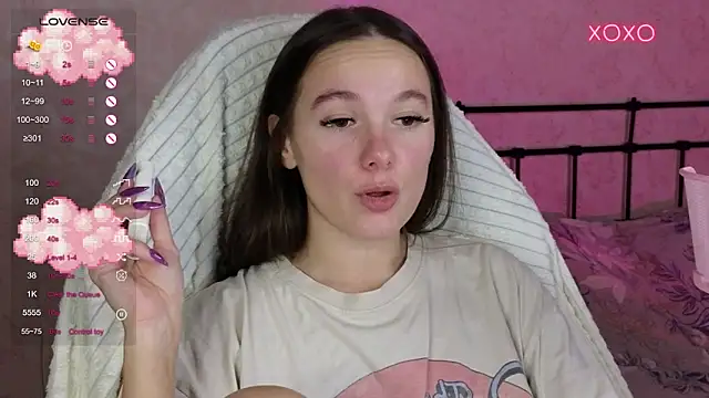 lil luna x online show from November 1, 6:45 pm