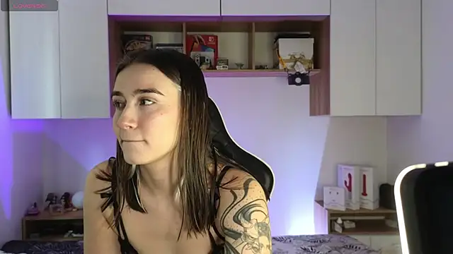  alicerosse2 online show from March 18, 7:52 pm