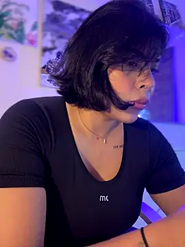 GigiiStone online show from November 5, 9:31 pm