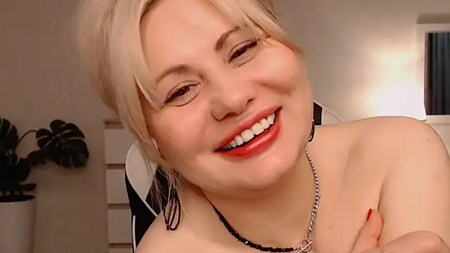 Lola Richie online show from November 15, 2:51 pm