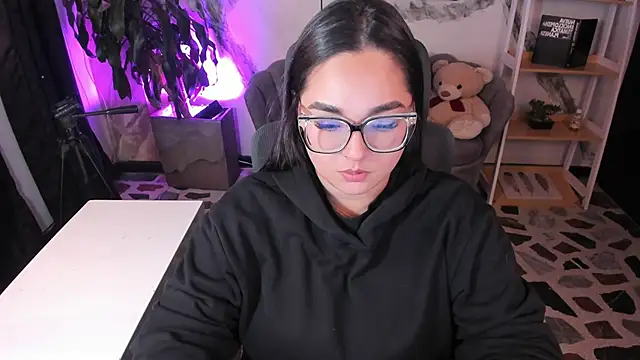 CelesteBrucee online show from March 5, 3:35 am