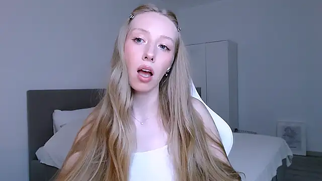 Luna insniity online show from February 5, 9:18 pm