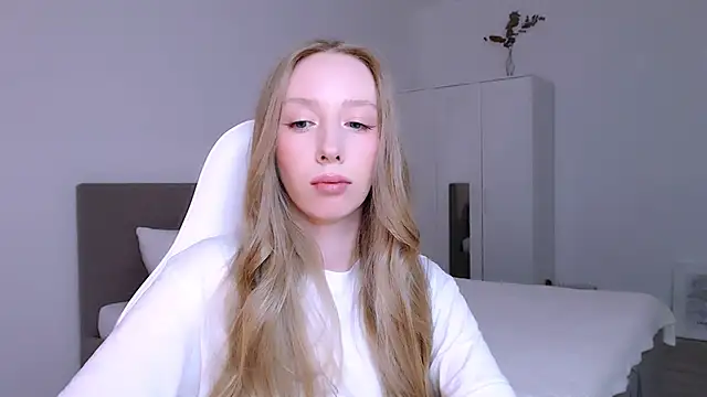 Luna insniity online show from November 4, 10:04 pm