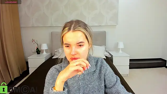 Donna Evans online show from April 18, 11:59 pm