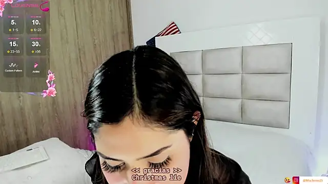Snapshot of Goddess_mia2 chatting on September 23, 4:21 am Goddess mia2 online show from September 23, 4:21 am