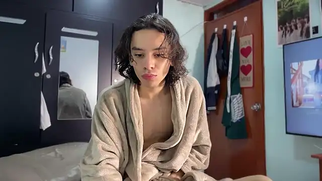 imcoltonalvin online show from September 12, 9:44 pm