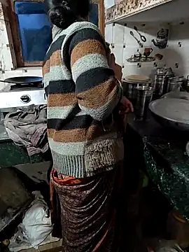 COUPLLE VILLAGE online show from February 2, 4:33 am