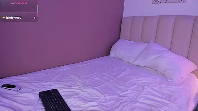 YuliCardona  online show from October 8, 9:08 pm