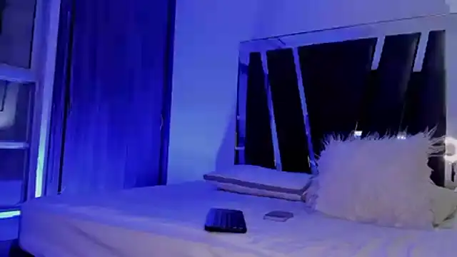 HollyEvanz online show from March 1, 5:18 am