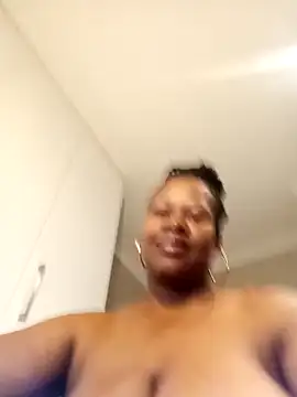 bustylisa1983 online show from March 21, 7:13 am