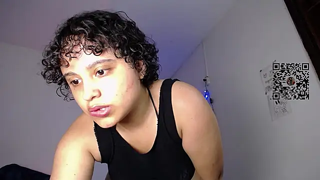 lou cute online show from March 4, 3:46 am