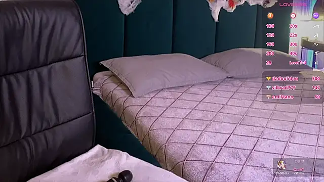 viviann evans online show from November 1, 1:10 am