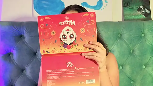 Paola Lyon  online show from April 13, 12:28 pm