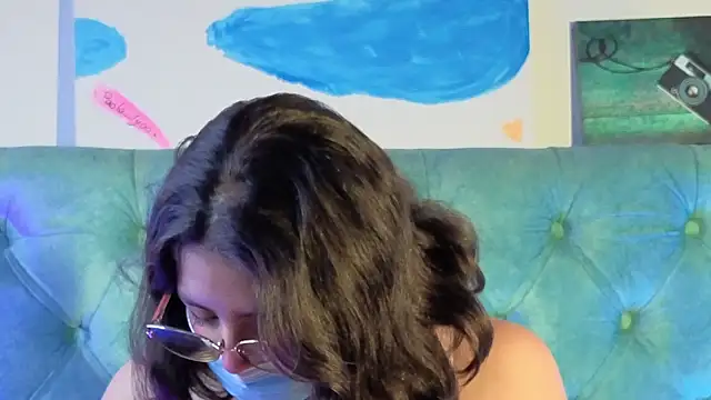 Paola Lyon  online show from February 4, 6:33 pm