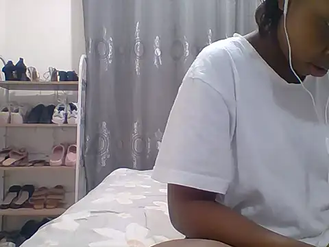 Snapshot of sexy__candyy chatting on October 2, 9:20 pm sexy candyy online show from October 2, 9:20 pm