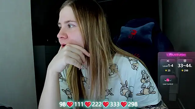 Olivia Munk online show from March 20, 4:06 am