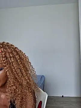 Kamdollie online show from October 31, 8:40 am