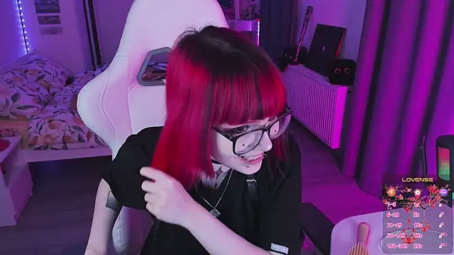 Yumi Youkai online show from February 14, 10:01 pm