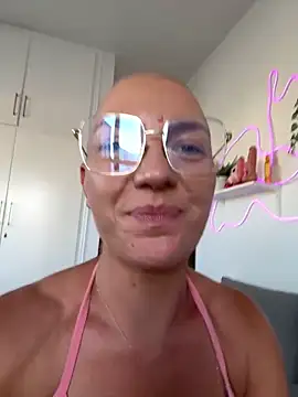 PaulinaSchubert1 online show from May 11, 2:45 pm