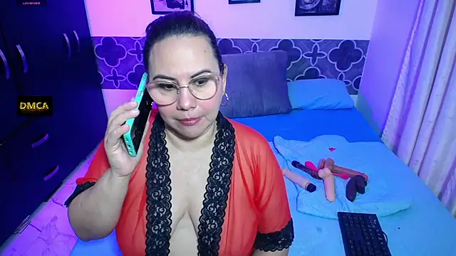 danielapalmer  online show from February 5, 8:34 pm