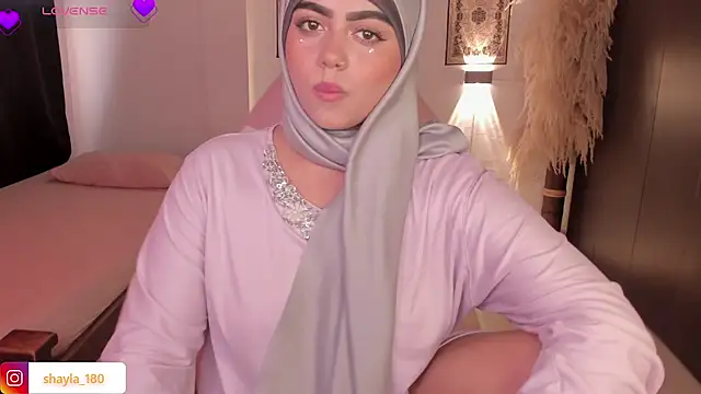 shayla 18 online show from November 7, 9:42 pm